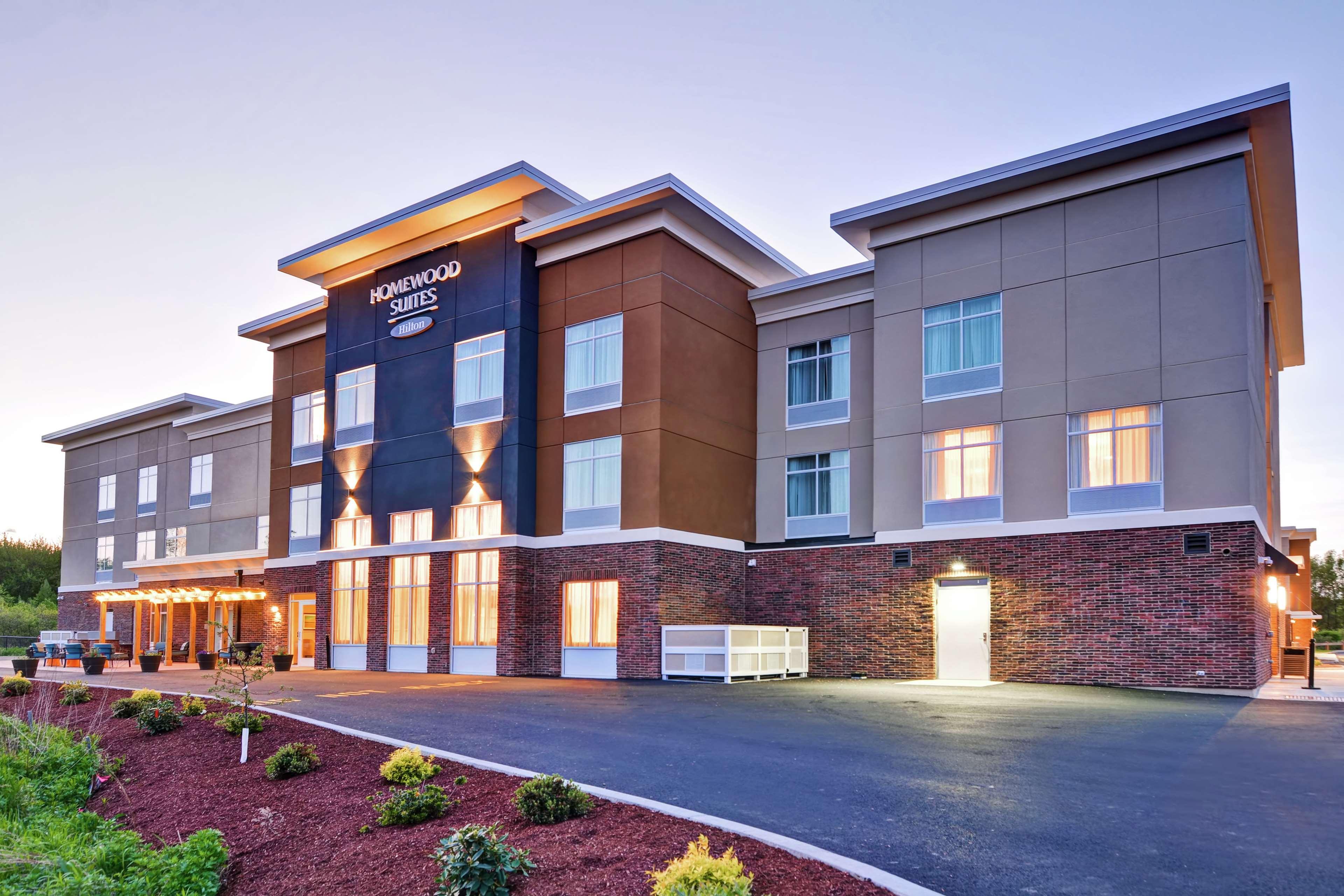 Homewood Suites By Hilton Hadley Amherst Exterior photo